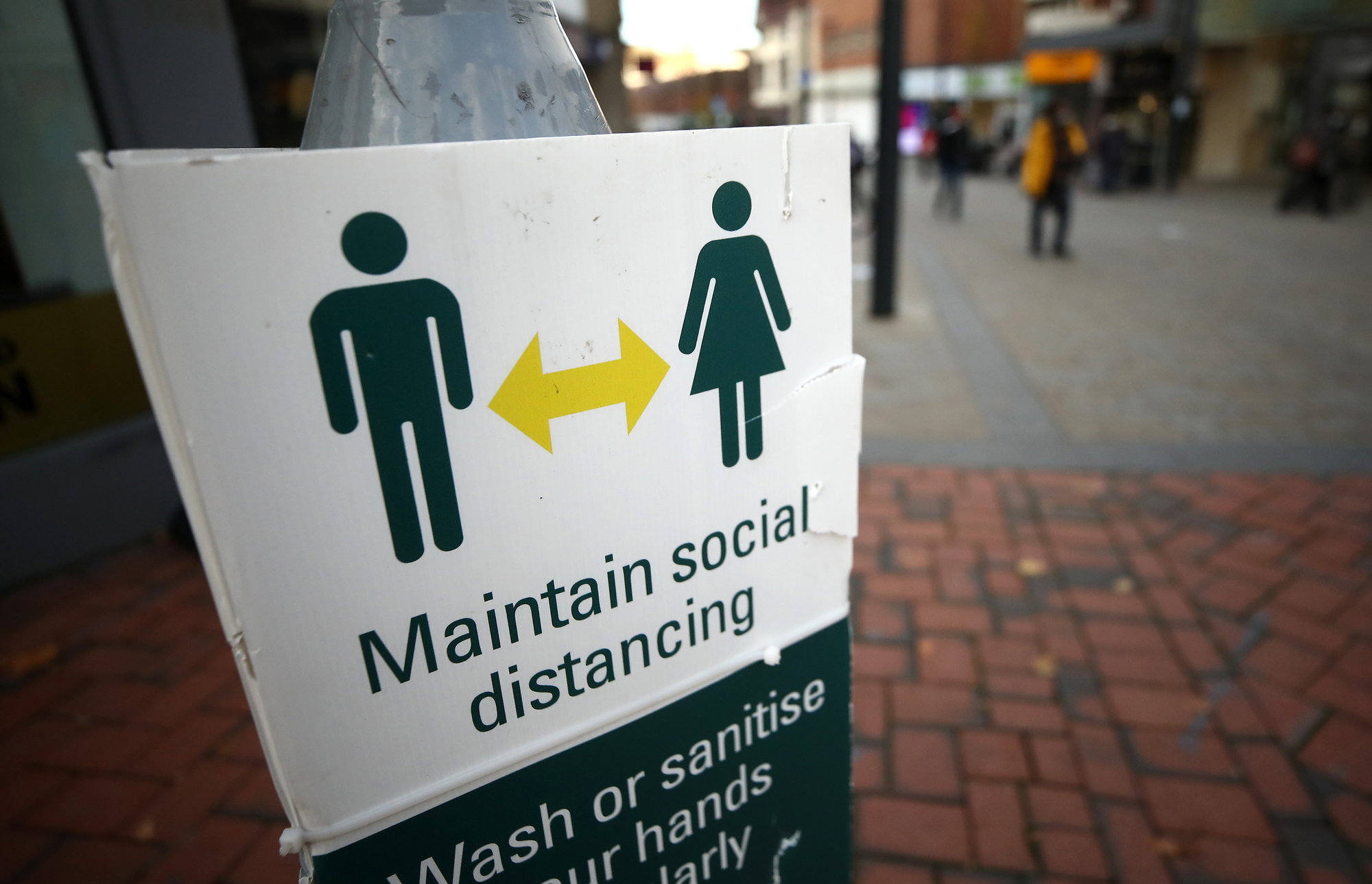 Experts in UK warn jabs giving ‘false sense of security’ following 'exponential growth' in case number