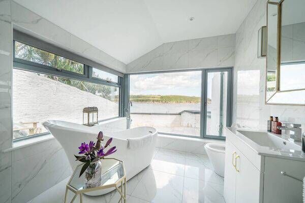On Home of the Year, Saoirse said her favourite spot was the bathroom because of its views.