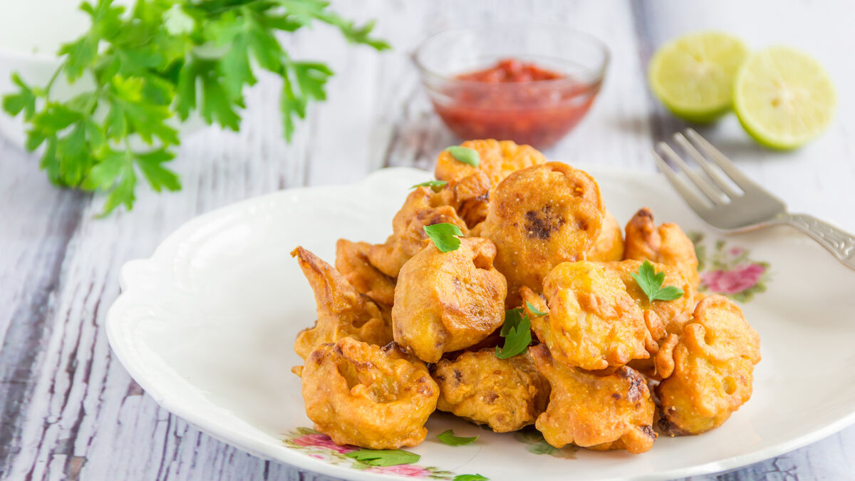 Cauliflower Fritters - Phoolkopir bhaja