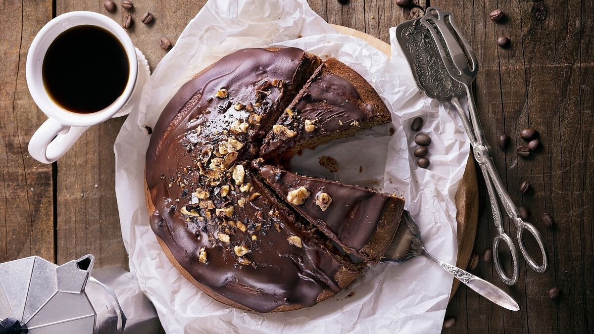 Chocolate cake with chocolate twirls