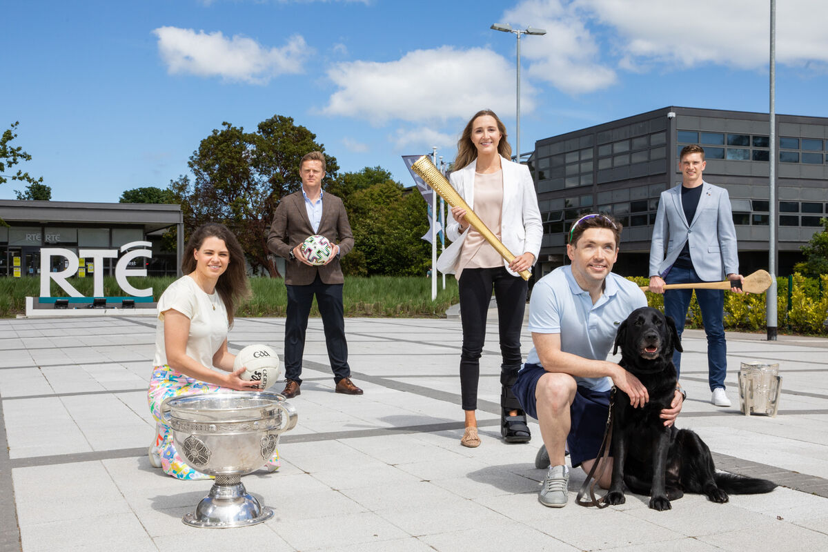 Pictured as RTÉ announces massive summer of live and free-to-air sport across TV, radio and online, from left former GAA Dublin Footballer Noelle Healy; former Ireland Soccer International Damien Duff ; Ireland Hockey International, Grace O'Flanagan; Irish Paralympian Martin Gordon and guide dog Juno;.and Tipperary Hurler Brendan Maher. Picture :Naoise Culhane