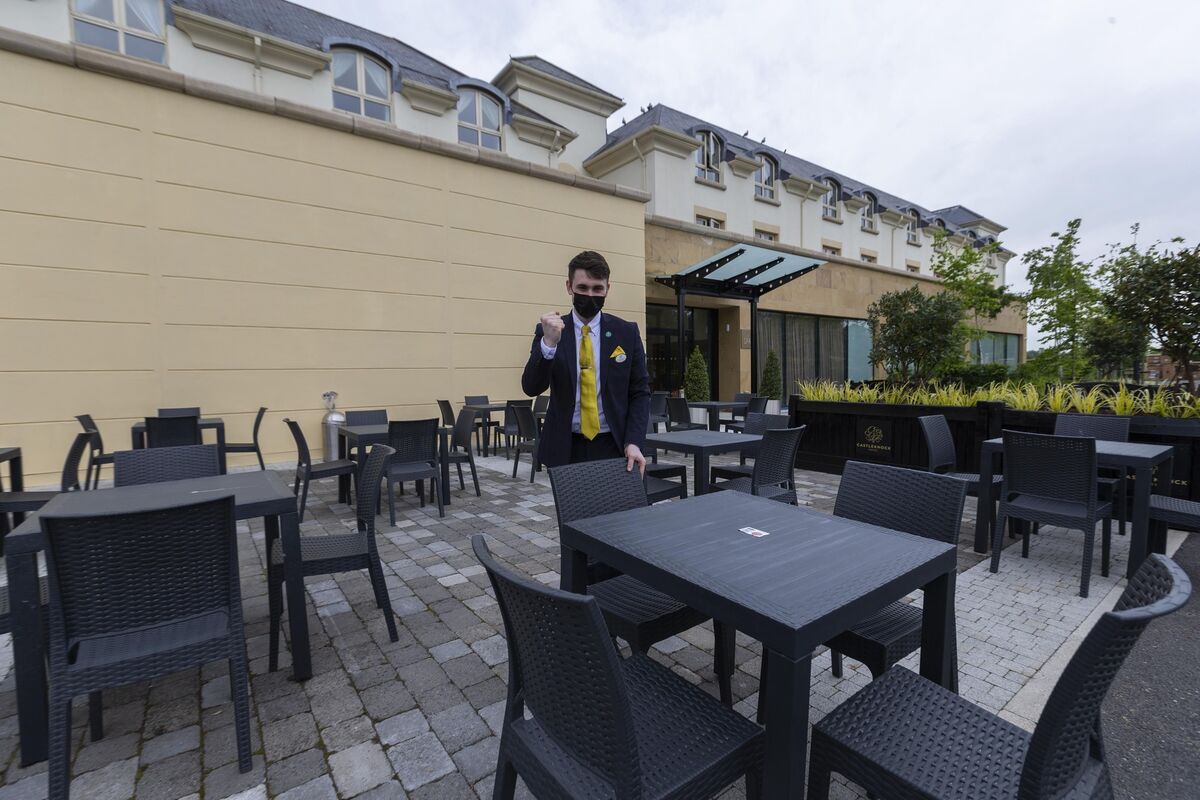 Darragh McKiernan preparing the outdoor dining area at the Castleknock Hotel. Picture: Colin Keegan, Collins Dublin