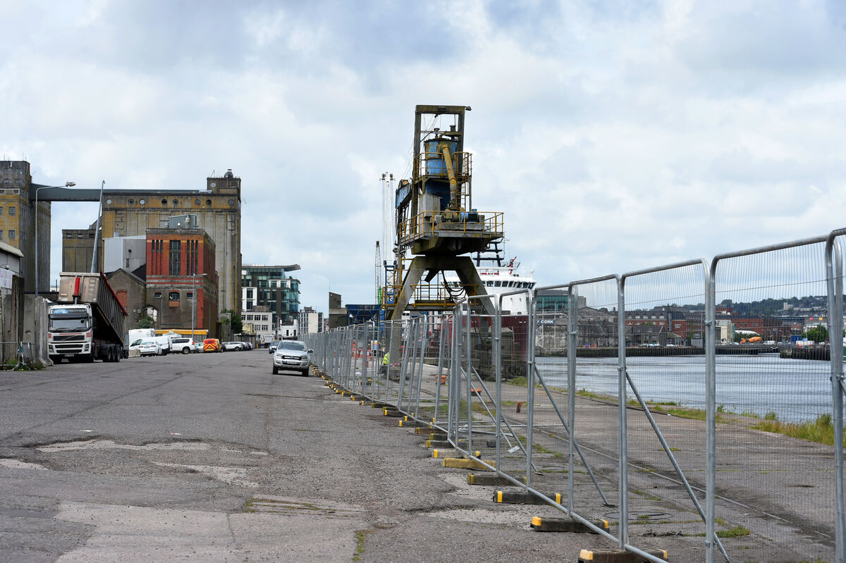 Cork City Council said extra cleansing staff and vehicles will be deployed, from 7am to 10pm, right across the weekend to implement an enhanced street-cleaning and bin-clearing regime. Photo: Larry Cummins Cork City Council said extra cleansing staff and vehicles will be deployed, from 7am to 10pm, right across the weekend to implement an enhanced street-cleaning and bin-clearing regime. Photo: Larry Cummins