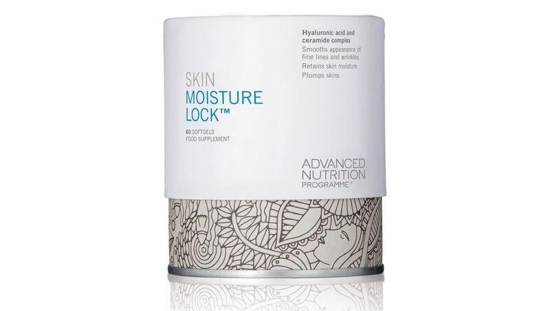 Ceramides strengthen the skin barrier while hyaluronic acid replenishes our natural reservoir of moisture within our skin.