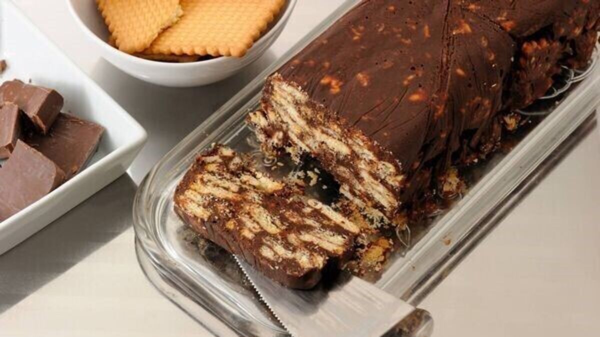 Chocolate biscuit slices with ginger