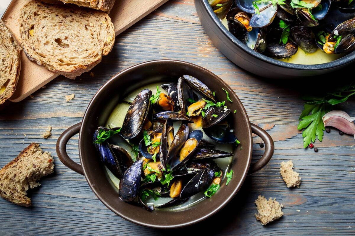 Darina Allen's perfect mussels are an easy weekend treat. Darina Allen's perfect mussels are an easy weekend treat.