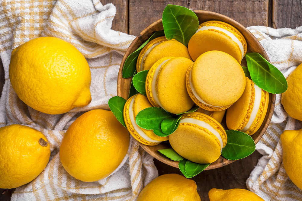 Macaroon lemon posset