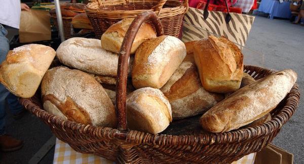 Dubliners show of solidarity for Moore Street bakery