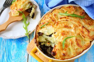 Scalloped potatoes with beef and kidney