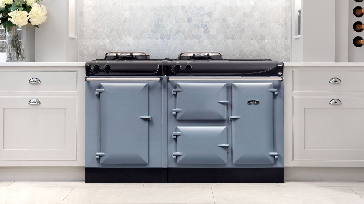 The vast AGA ER3 designed with two cast-iron ovens for baking, roasting and simmering, a three-zone induction hob, a warming oven and a brand new conventional fan oven, for added flexibility. 170cm or 210cm. From €18,000.