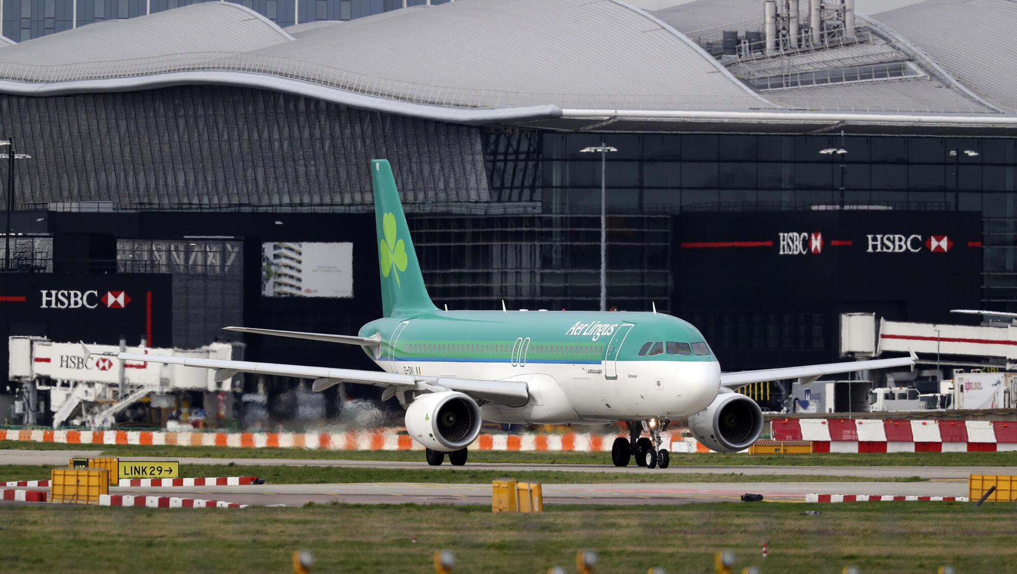 Aer Lingus boss says closing Shannon base was the 'right' decision 