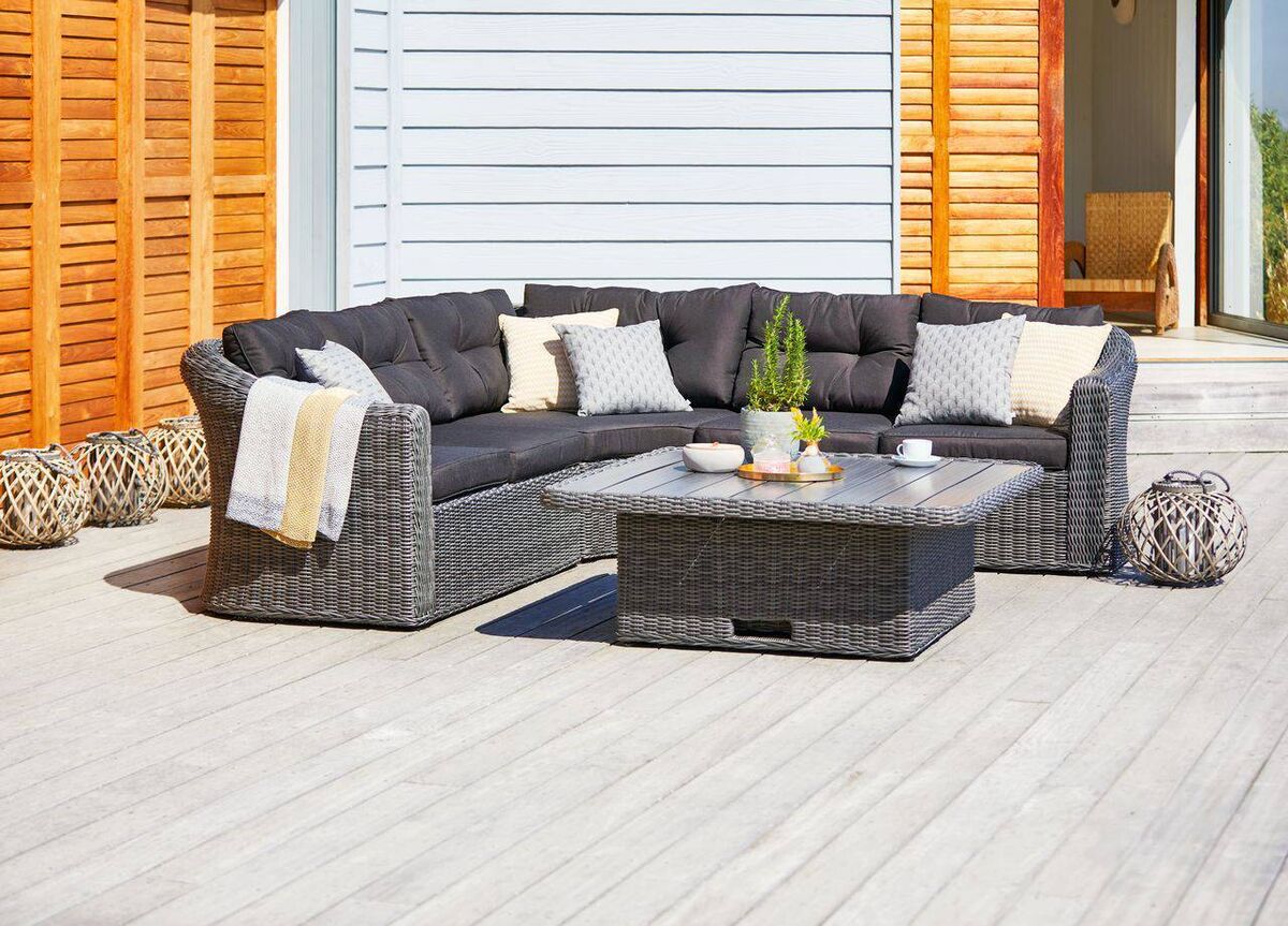 Get half off JYSK's outdoor furniture range now.