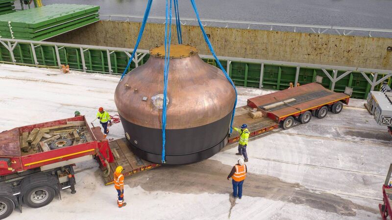 Two of world's biggest copper stills create a stir en route to Midleton Distillery Two of world's biggest copper stills create a stir en route to Midleton Distillery