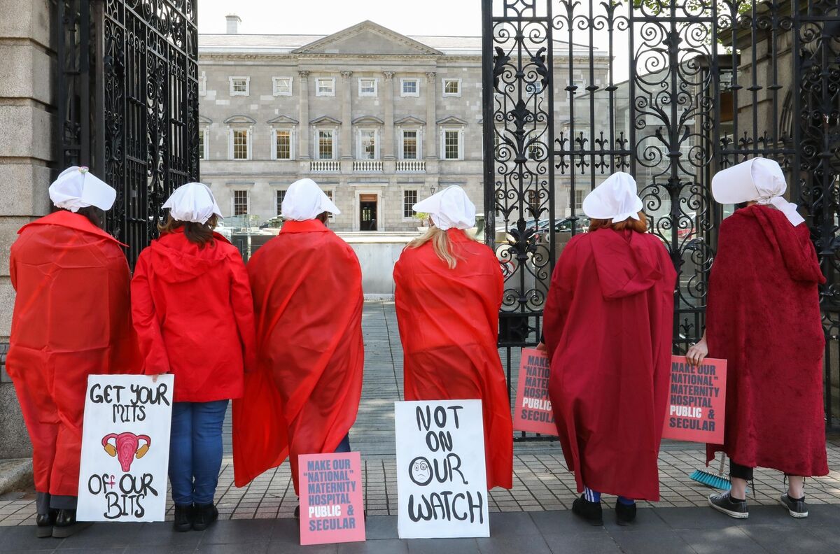  Protestors from the Repeal the Eighth movement outside Leinster House last month, calling on Health Minister Stephen Donnelly to ensure the National Maternity Hospital will be fully secular, and will be under no Church control. Picture: Sasko Lazarov / RollingNews.ie