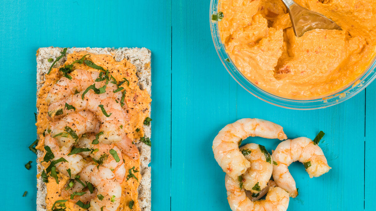 Chickpea purée with shrimp