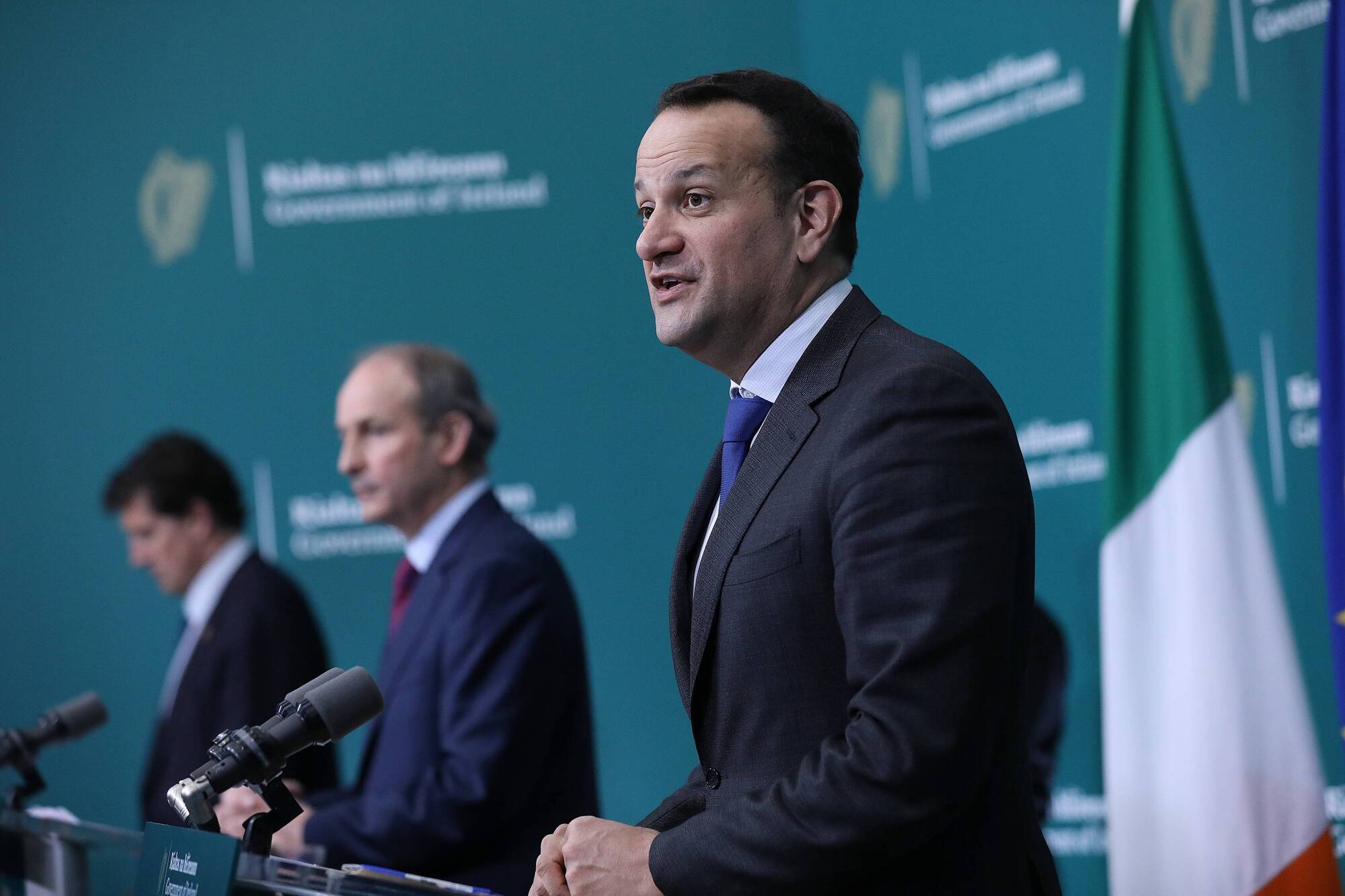 Support for Fine Gael rises to 30% while Fianna Fáil struggles at 13%