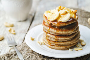 Banana pancakes with brandy cream