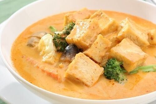 Vegetable and tofu curry