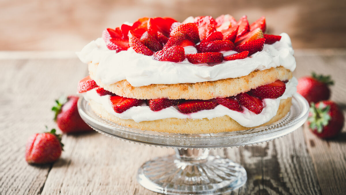 Fresh strawberry sponge