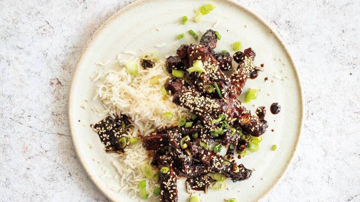 Crispy shredded beef with sweet chilli sauce