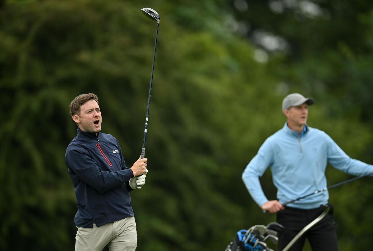 Impressionist Conor Moore watches his tee shot on the 5th hole. Photo by Ramsey Cardy/Sportsfile