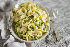 Tagliatelle with peas