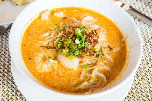Chicken and coconut laksa