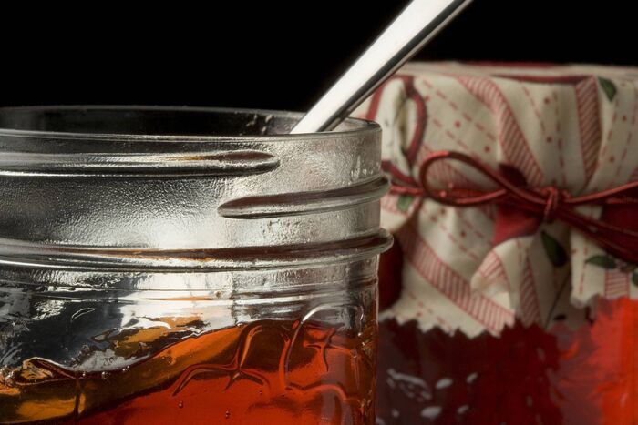 Bramley apple and sweet geranium jelly