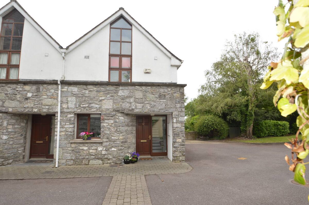 62 The Stables, Midleton