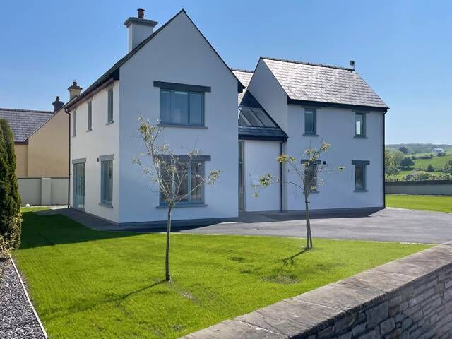 25 Páirc Na Fána Union Hall 