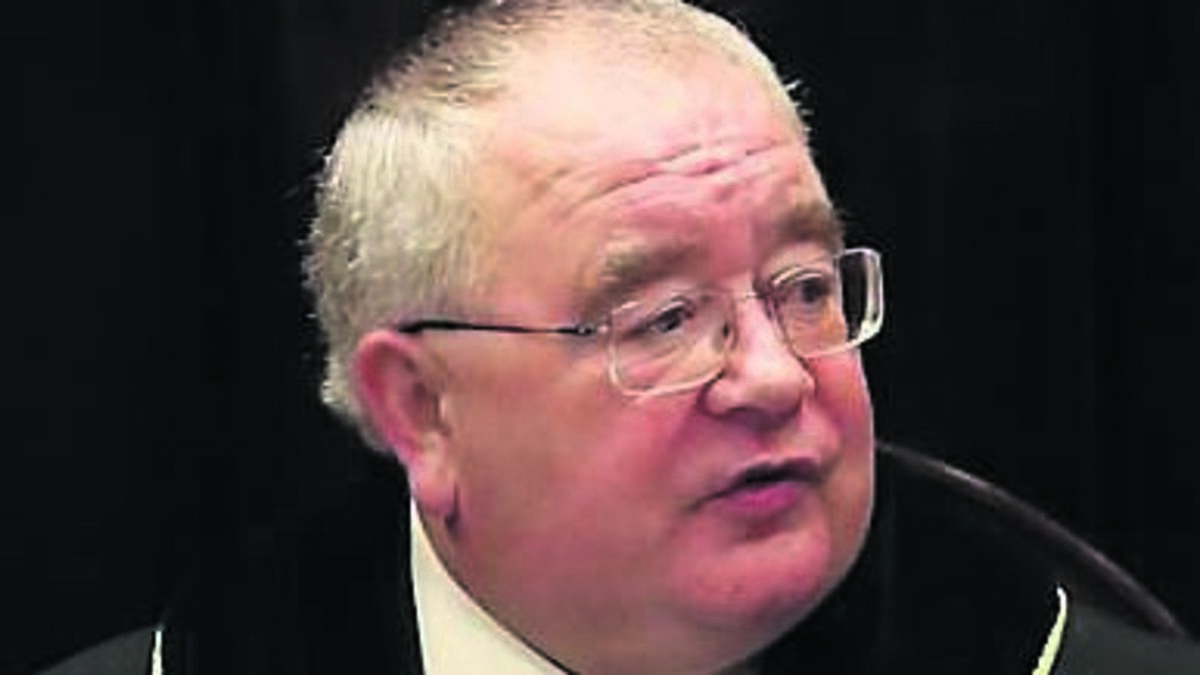 Ceann Comhairle warns TDs over arriving late to the D&aacute;il Chamber