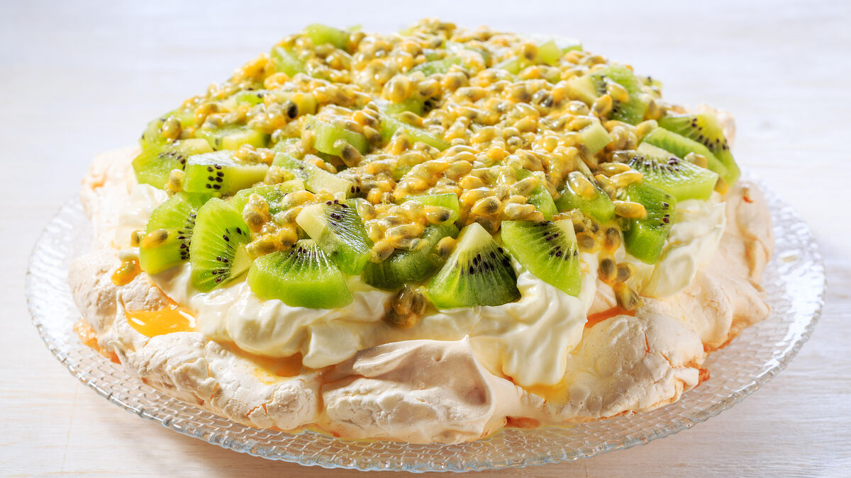 Pavlova with kiwi fruit or passion fruit