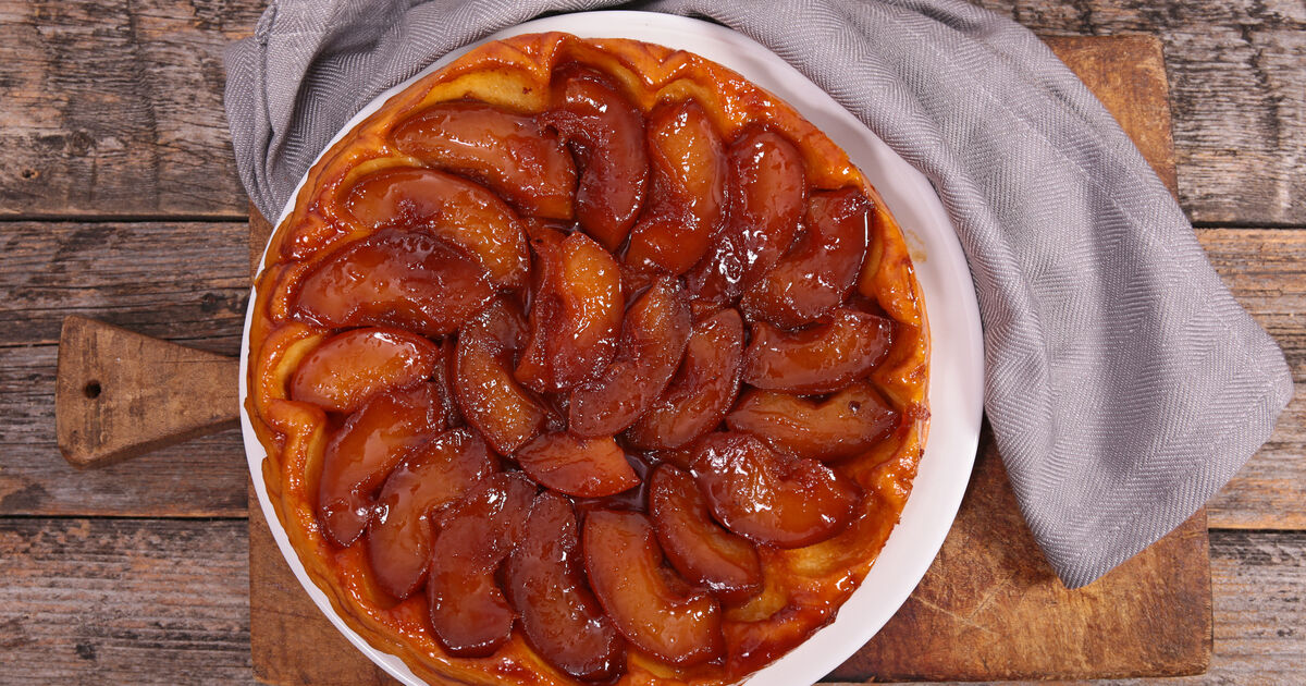 Rachel's apple fudge cake