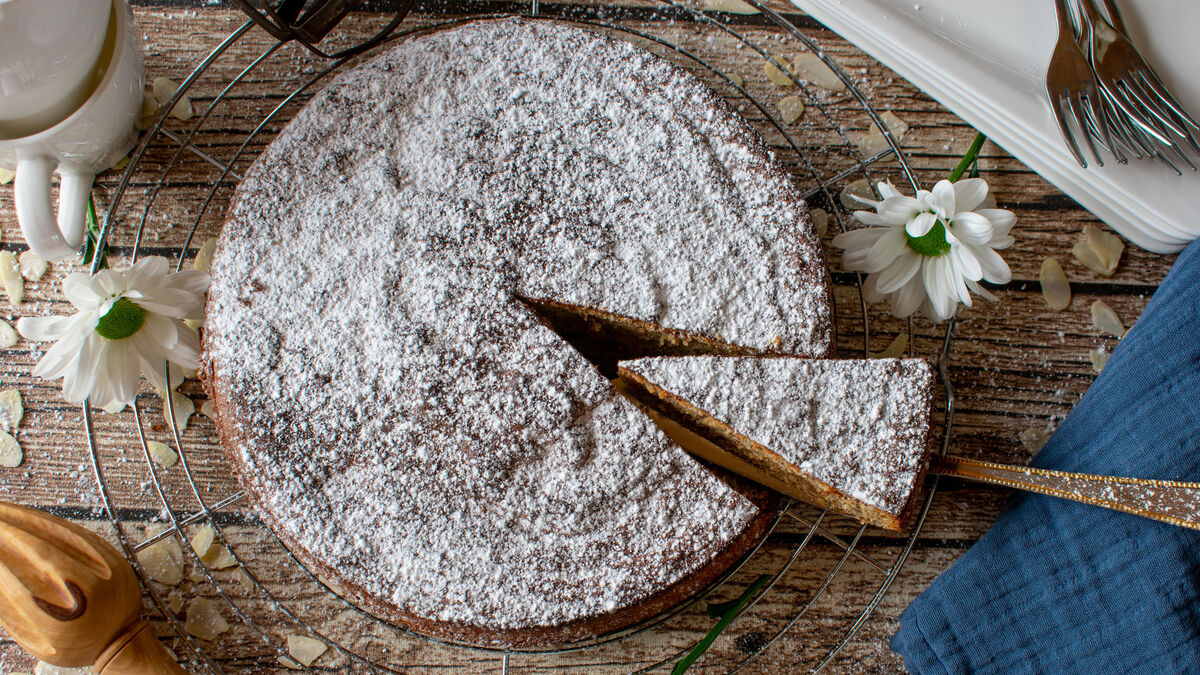Rachel's Spanish almond cake