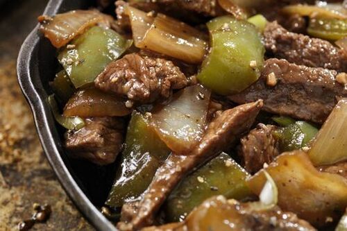 Sticky beef stir fry﻿
