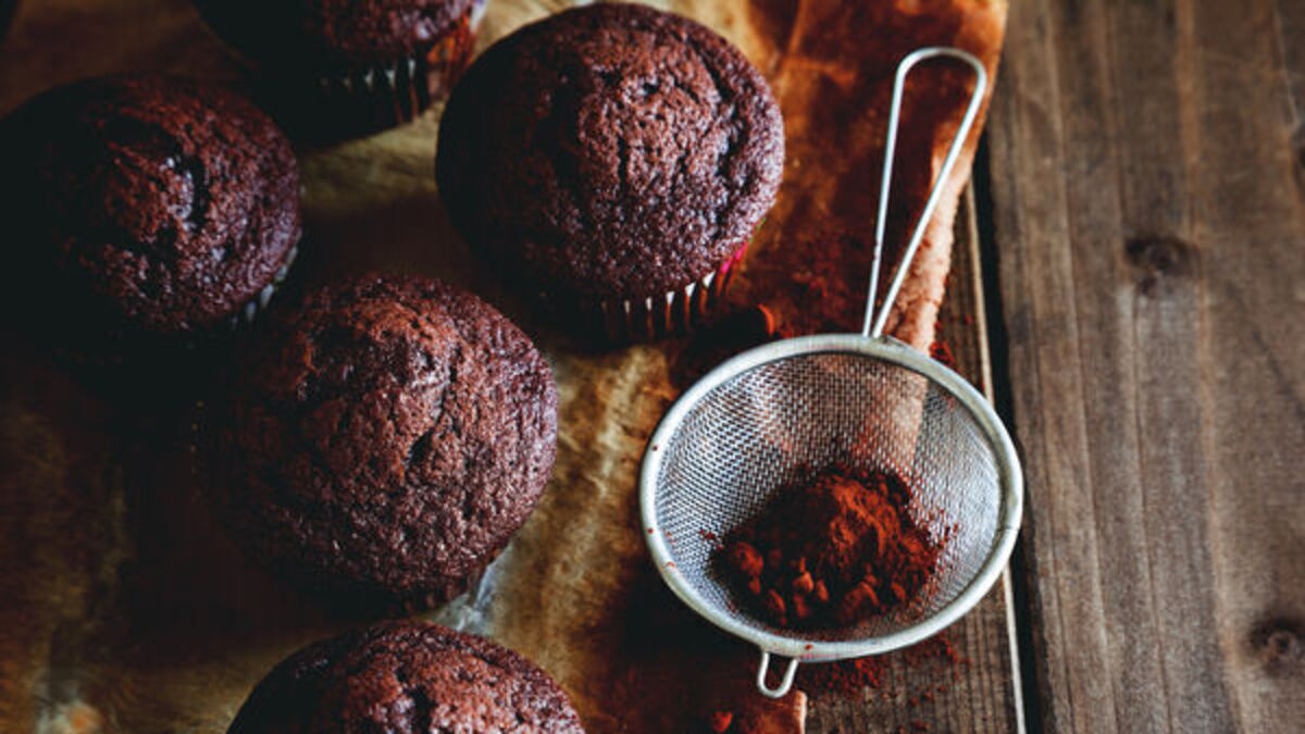 Cocoa and buttermilk buns