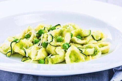 Pea pasta with mint pesto