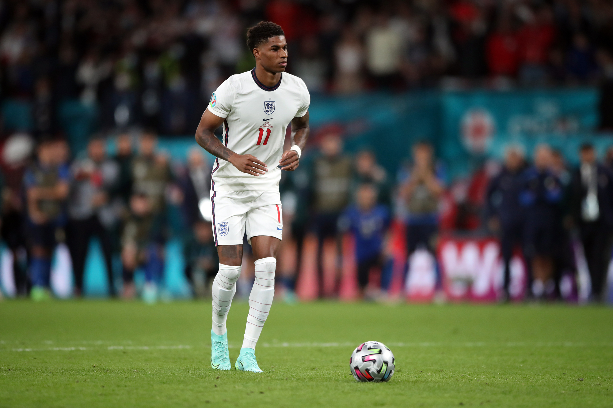 'I felt I'd let everyone down' - Rashford apologises for missed penalty in moving Twitter post