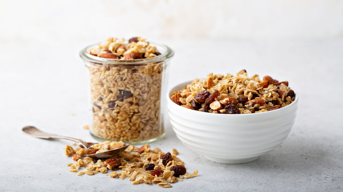 Fruit and nut granola
