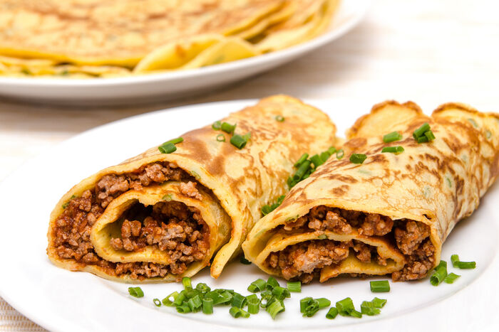Stuffed pancakes with spiced mince