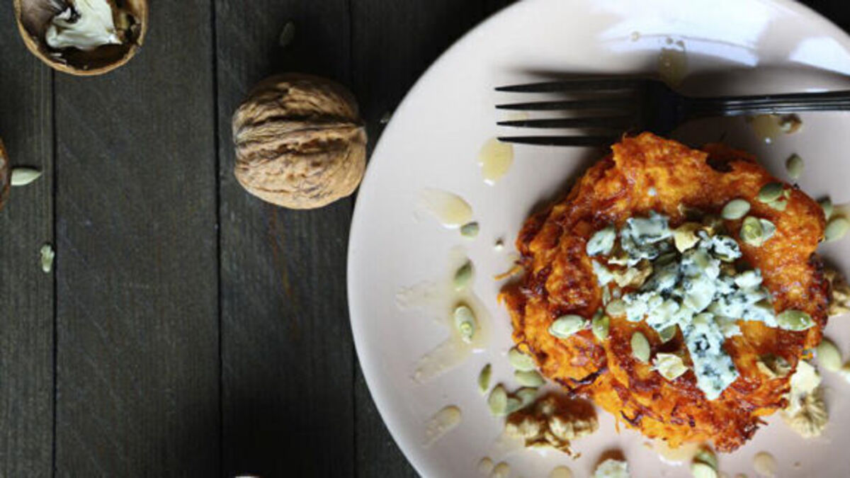 Sweet potato cakes with blue cheese