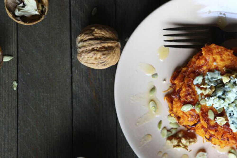 Sweet potato cakes with blue cheese