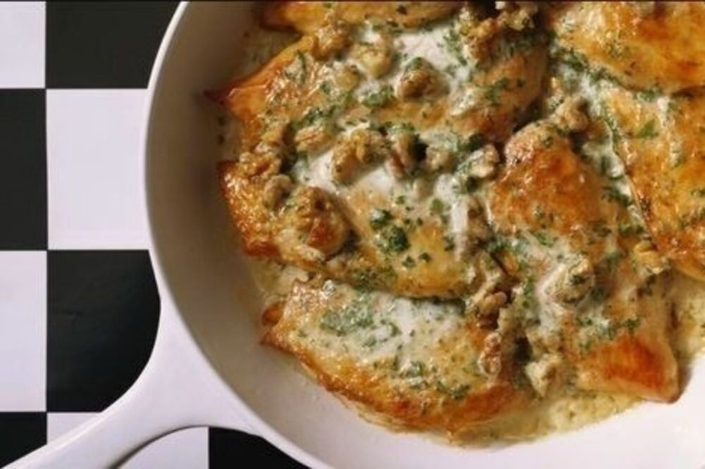 Baked chicken breast with tarragon cream sauce