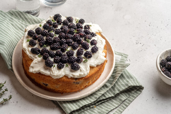 Blackberry cream sponge
