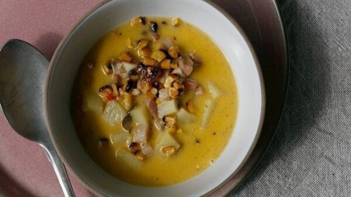 Corn chowder with chestnut mushrooms and pancetta
