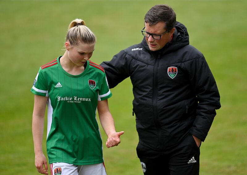 Cork City manager Paul Farrell in conversation with Éabha O’Mahony. Picture: Ramsey Cardy/Sportsfile