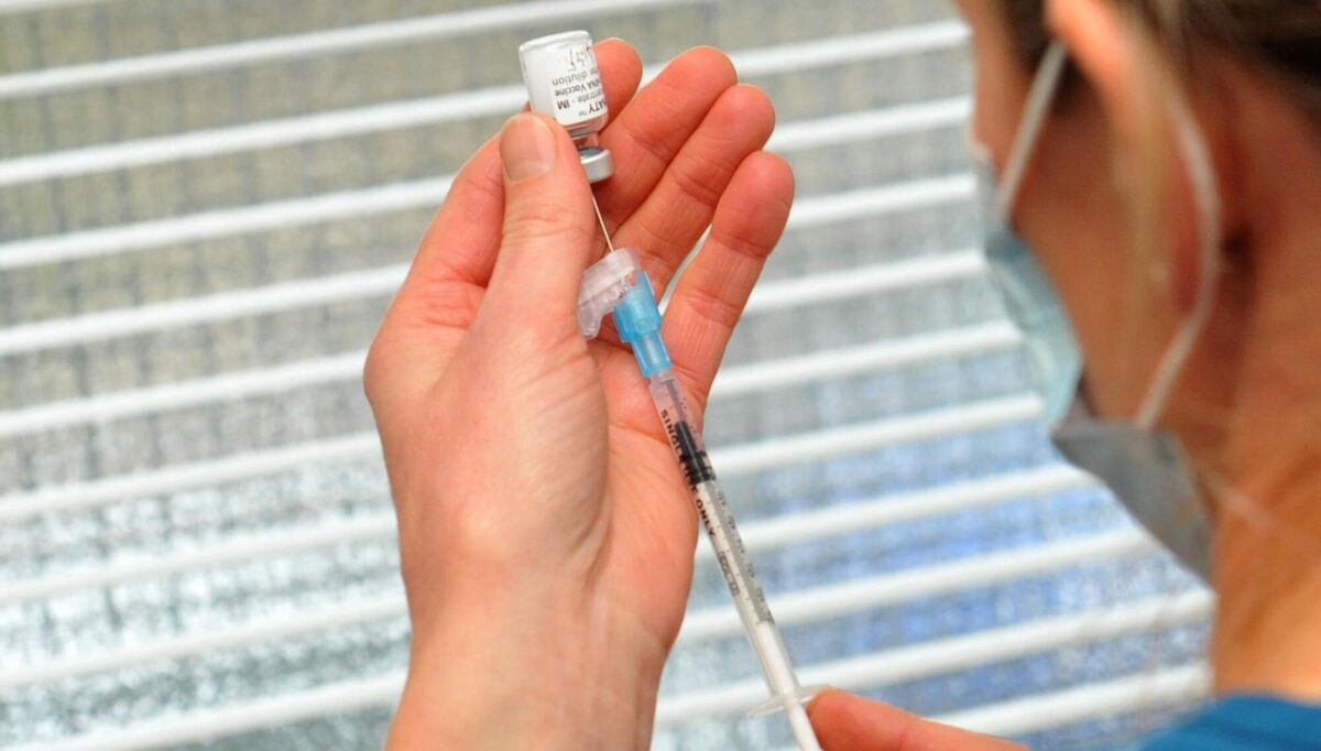 The online booking portal for Covid-19 vaccination appointments will open tomorrow for people aged 25-29, Health Minister Stephen Donnelly has announced. Picture: Larry Cummins