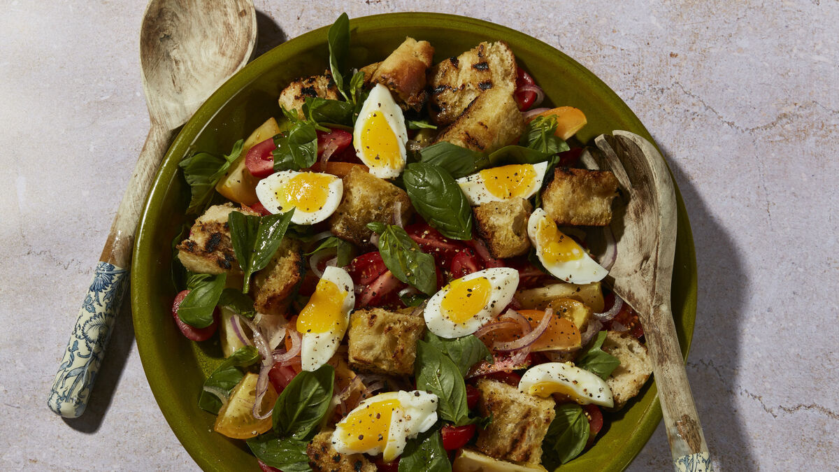 Panzanella with eggs