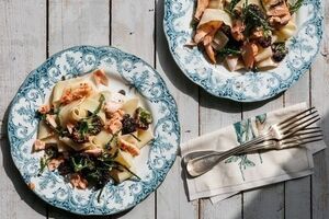 Salmon, samphire and tenderstem broccoli pasta