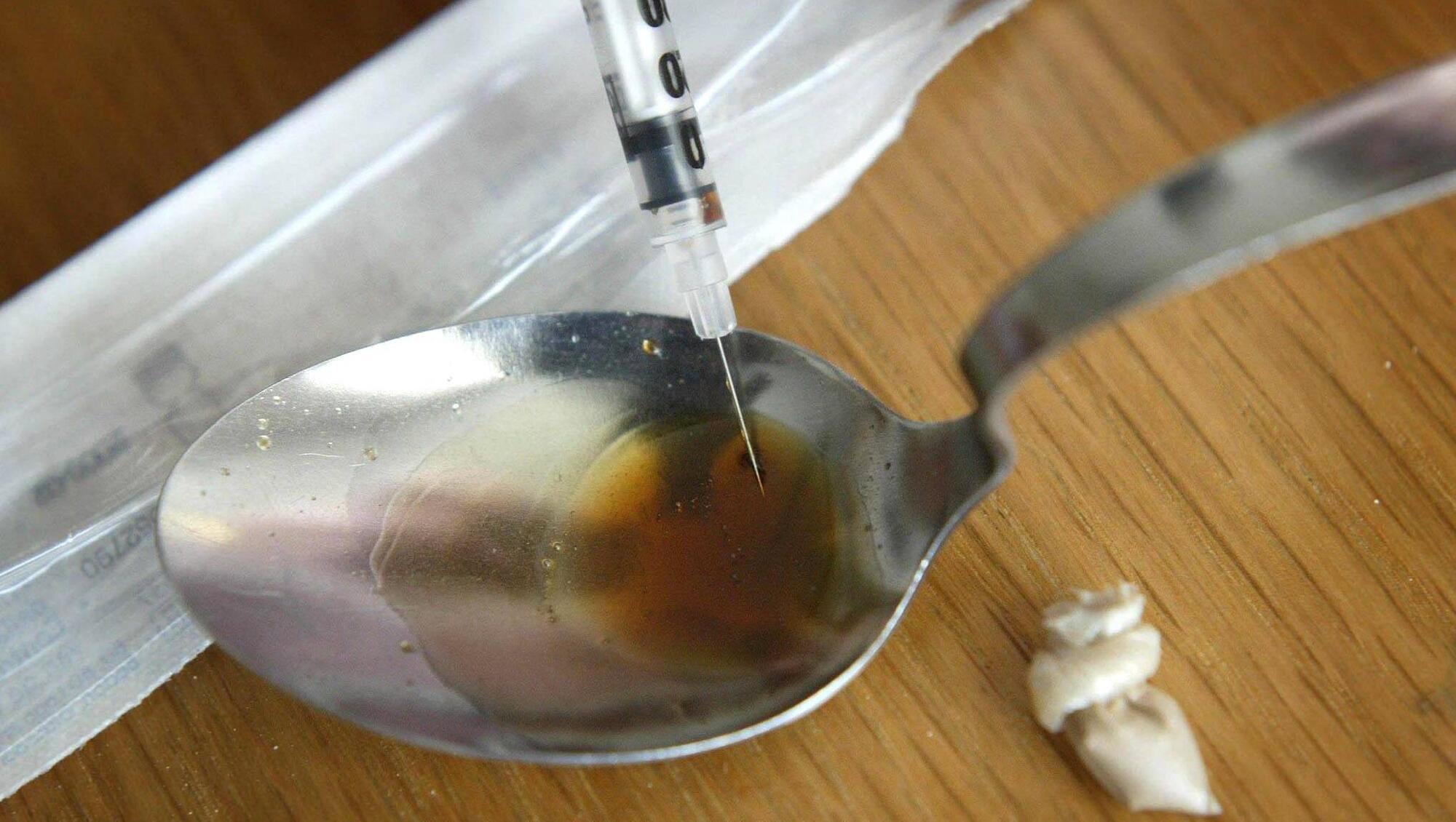Man and woman accused of dealing heroin in Cork given 'unusual' bail condition